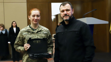 Боевой медик из бригады «Месть» получила отличие «Огнестрельное оружие»