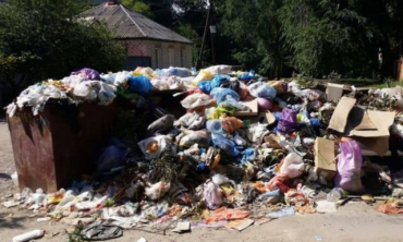 Оккупанты в Луганске вместо мусорных баков устанавливают видеокамеры