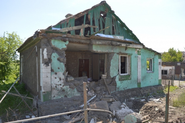 Луганщина за сутки: ранены двое мирных жителей